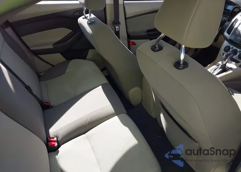 2012 Ford Focus Se z USA, uszkodzony, nr VIN 1FAHP3K22CL352889